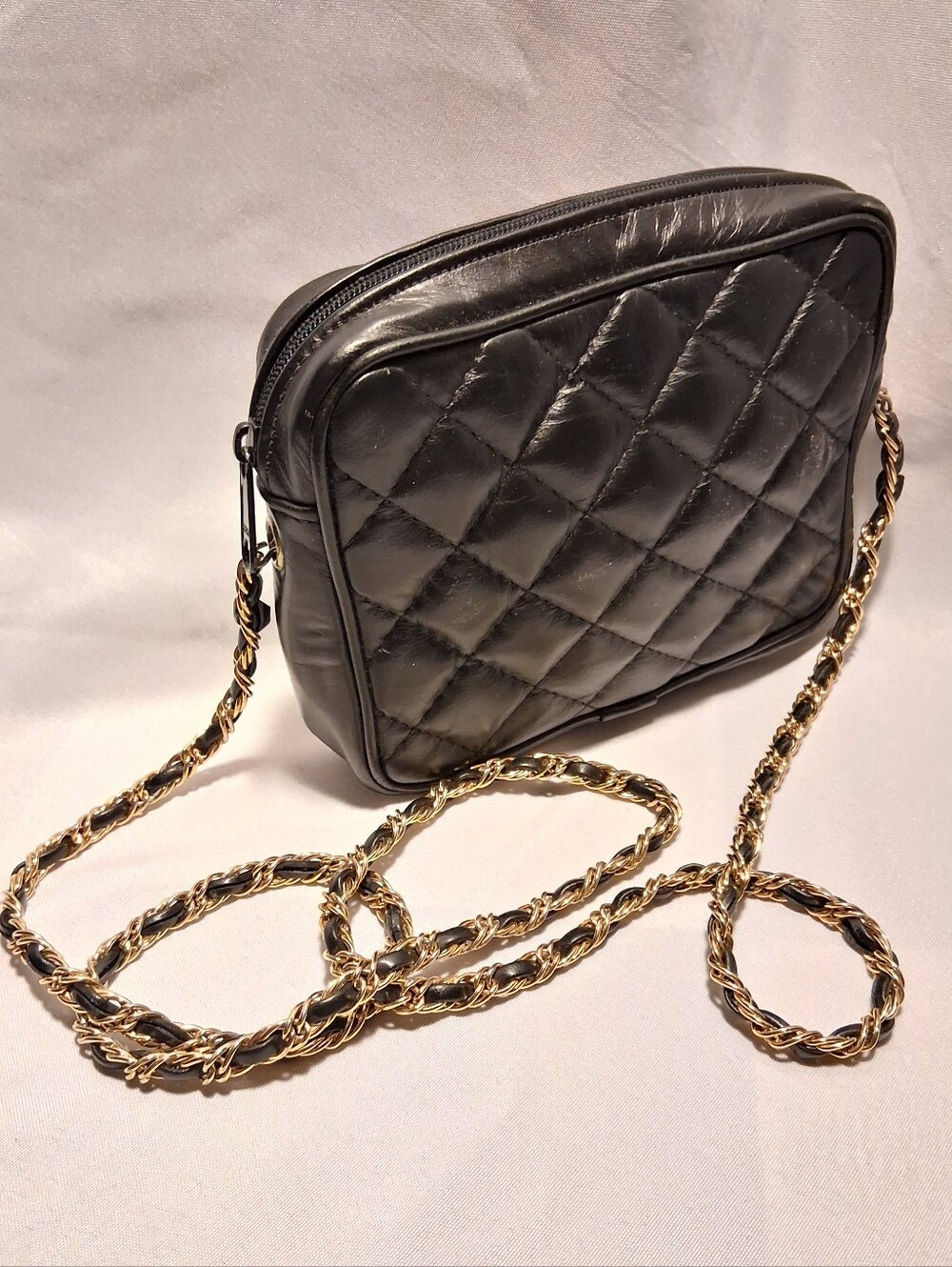 VINTAGE LJ Simone Black Quilted Crossbody Bag with Gold Chain Strap